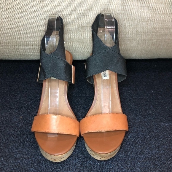 Steve Madden Roperr Brown & Black Strap Cork Wedges Size 7.5 - Picture 6 of 10